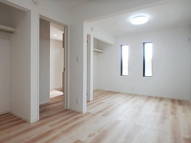 収納があるので部屋を広く使えます!