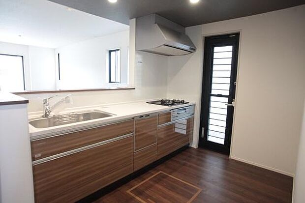 ゆとりあるキッチンで料理も楽しくなるはず