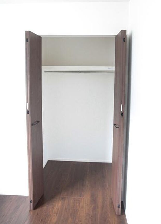 収納があるので部屋を広く使えます！