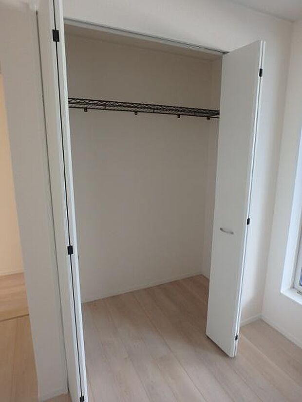 収納があるので部屋を広く使えます！