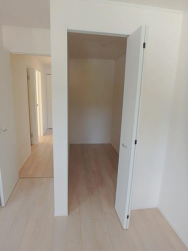 収納があるので部屋を広く使えます！