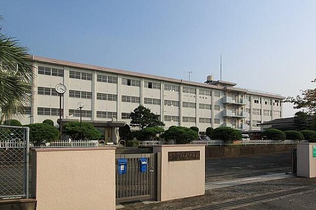 北九州市立八児中学校まで1428m