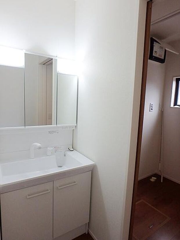 慌ただしい朝にもゆとりの洗面台