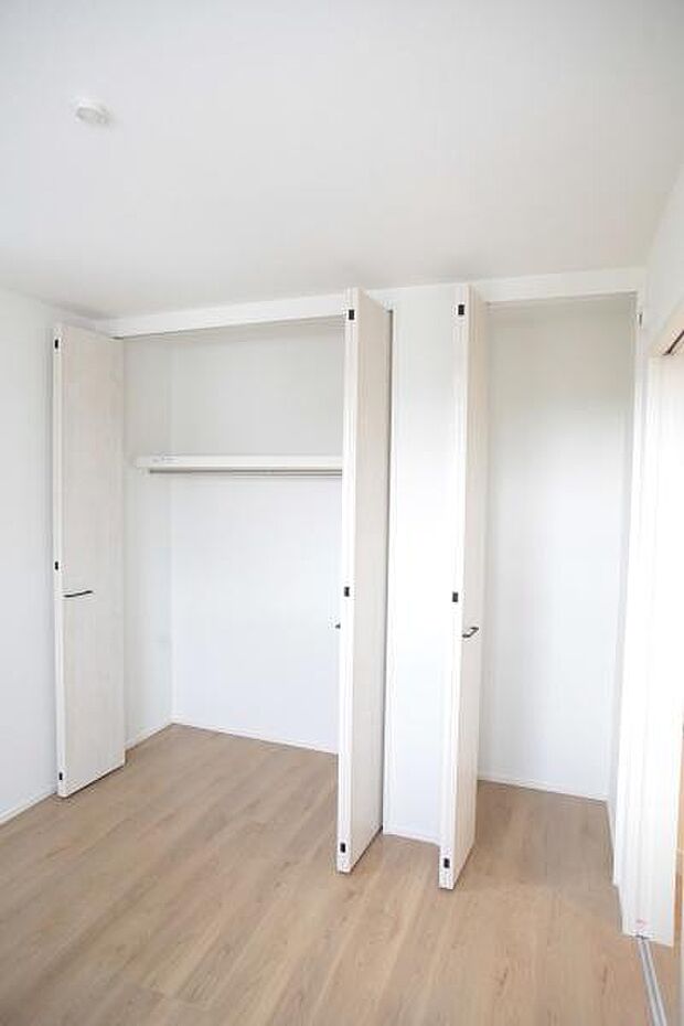 収納があるので部屋を広く使えます！