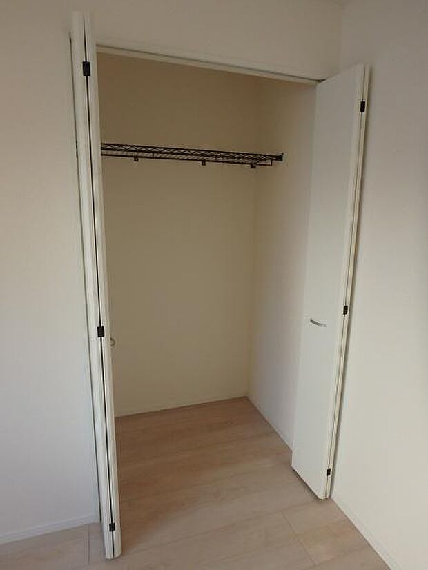 収納があるので部屋を広く使えます！