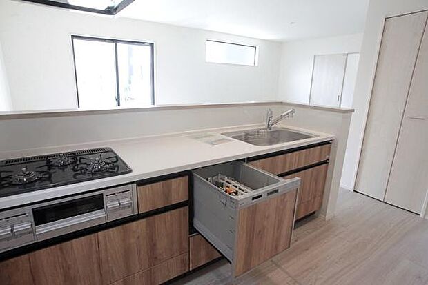 食器洗乾燥機付きで、家事の時間短縮!!