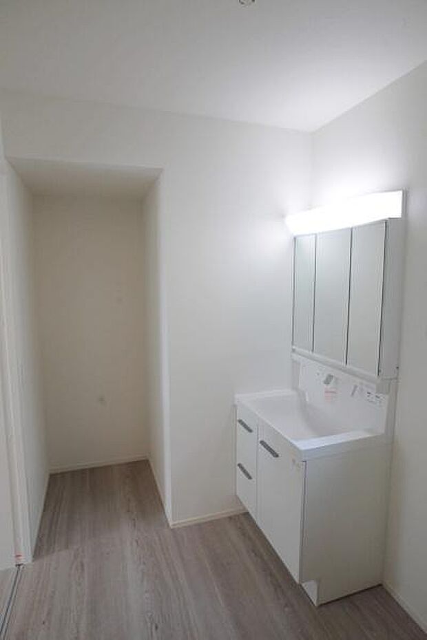 洗面所に収納スペース!