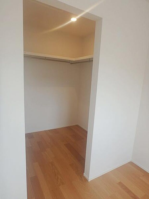 収納があるので部屋を広く使えます！