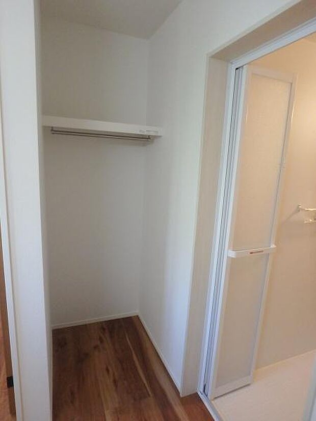 洗面所にもうれしい収納スペース！