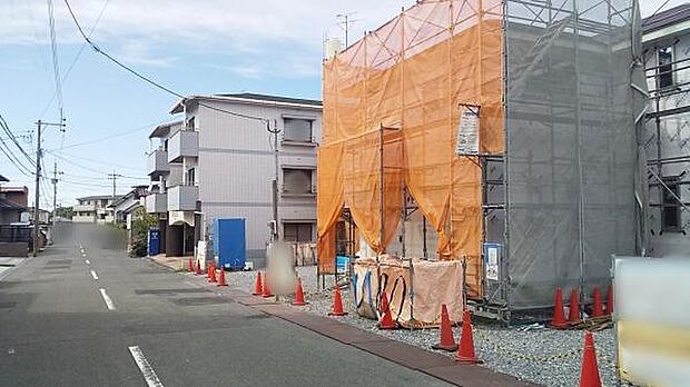 前面道路6m以上!ゆとりあります!