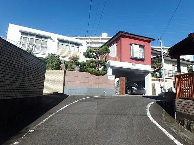 車通りも少ない前面道路!