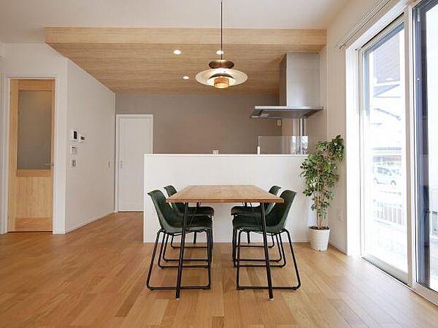 対面キッチンいつも家族の様子がわかります