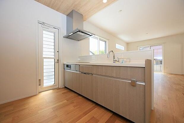 ゆとりあるキッチンで料理も楽しくなるはず