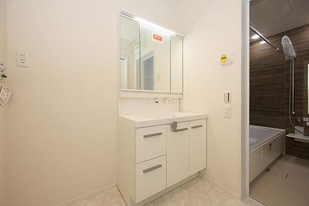 慌ただしい朝にもゆとりの洗面台