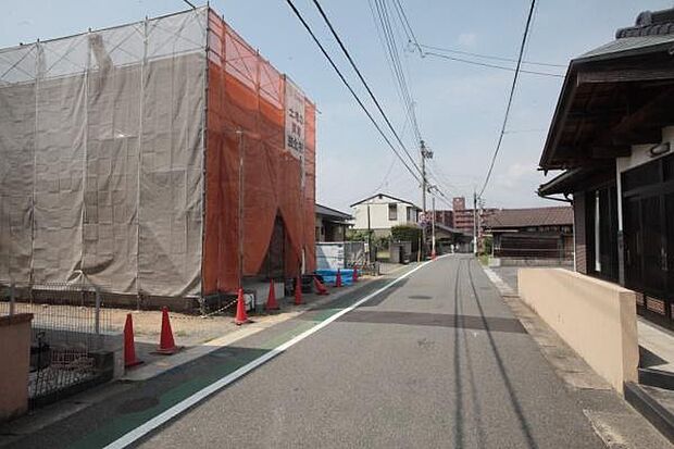 前面道路6m以上!ゆとりあります!