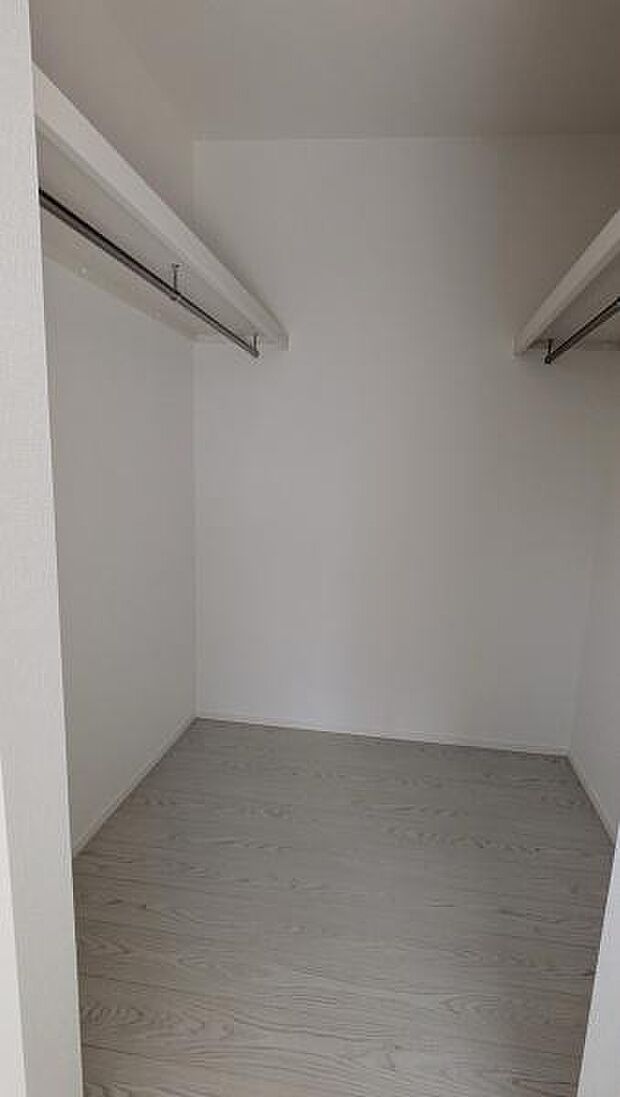 大容量のウォークインクローゼット!