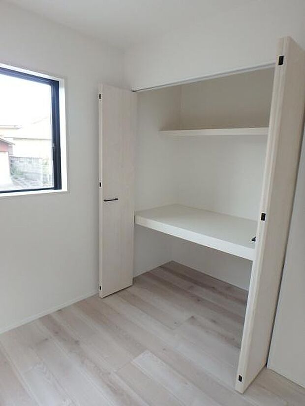 収納があるので部屋を広く使えます!