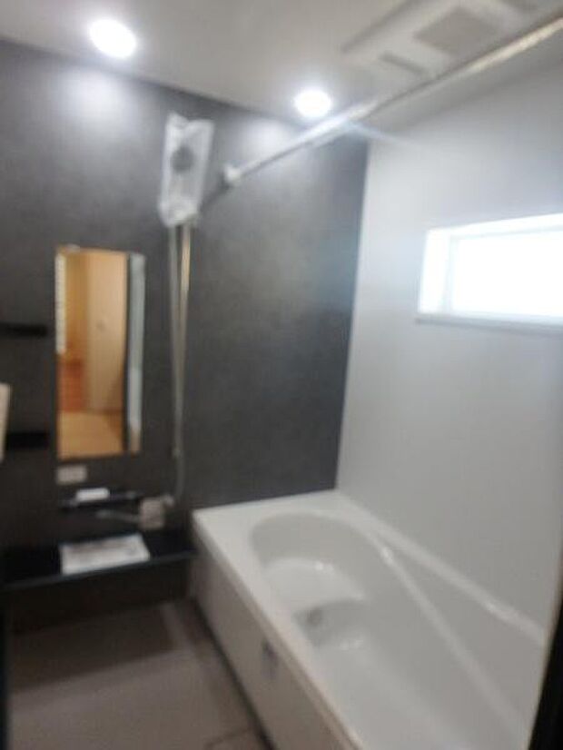 一日の疲れをいやす浴室は広々1坪以上