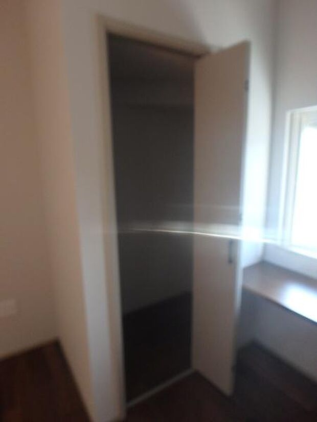 収納があるので部屋を広く使えます!