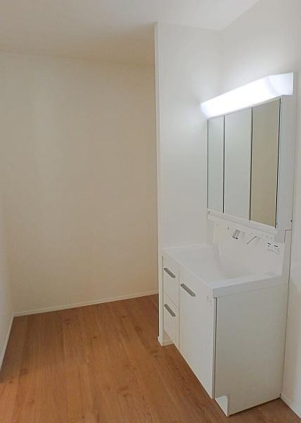 洗面所にもうれしい収納スペース！