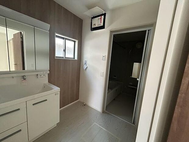 慌ただしい朝にもゆとりの洗面台