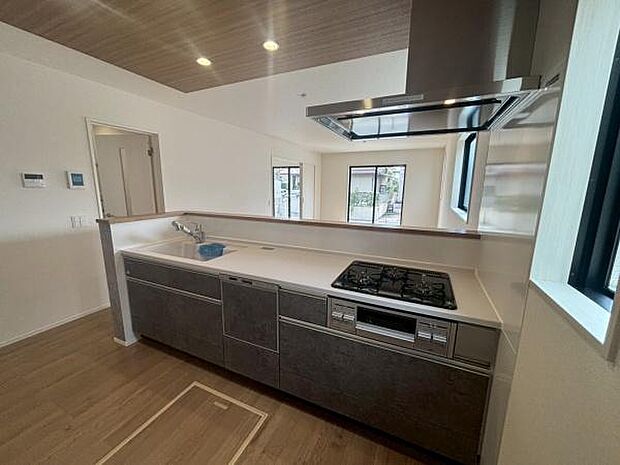 ゆとりあるキッチンで料理も楽しくなるはず