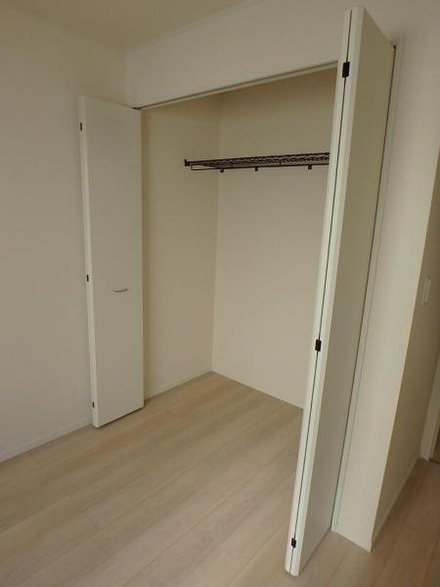 収納があるので部屋を広く使えます！