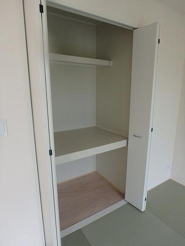 収納があるので部屋を広く使えます！