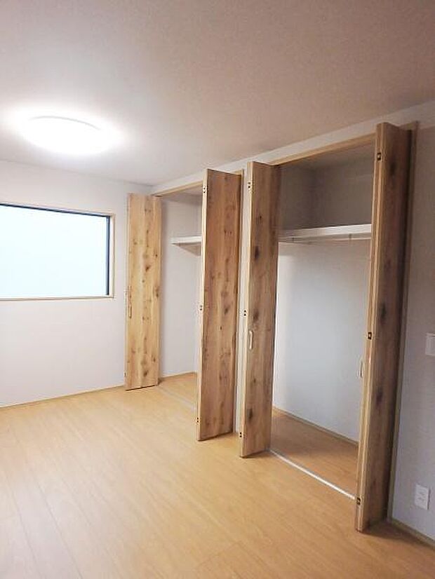 収納があるので部屋を広く使えます！