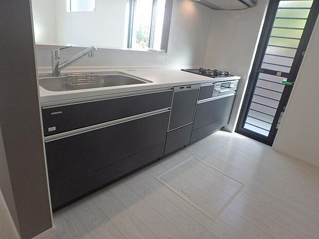 ゆとりあるキッチンで料理も楽しくなるはず