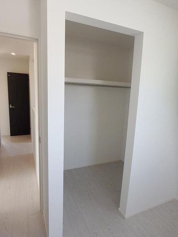 収納があるので部屋を広く使えます！