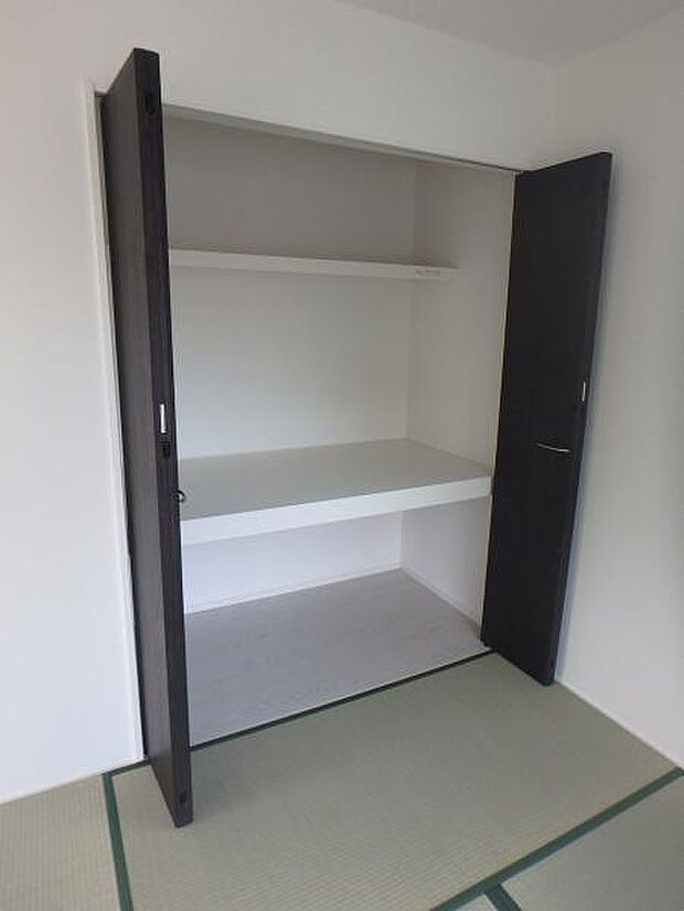 収納があるので部屋を広く使えます！