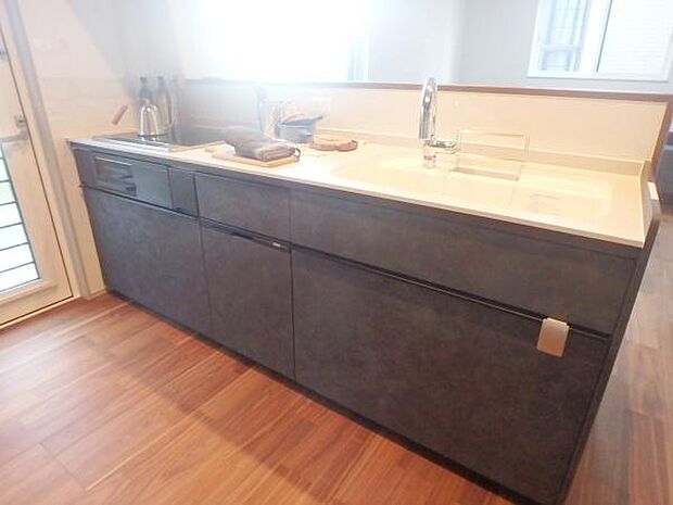 ゆとりあるキッチンで料理も楽しくなるはず