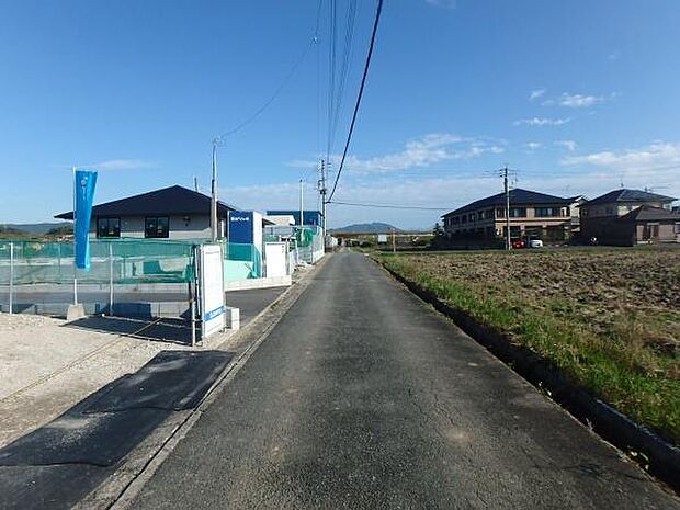 車通りも少ない前面道路！