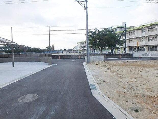 前面道路5m以上!ゆとりあります!