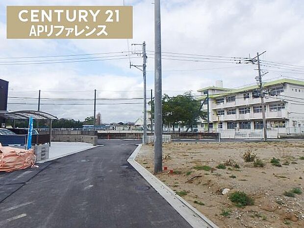 前面道路5ｍ以上！ゆとりあります！