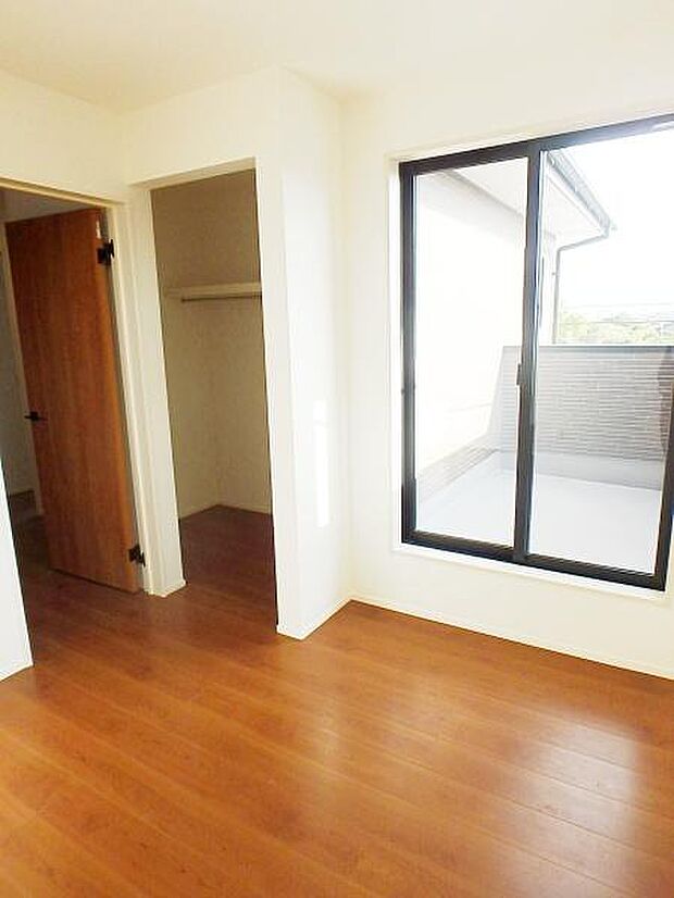 収納があるので部屋を広く使えます！