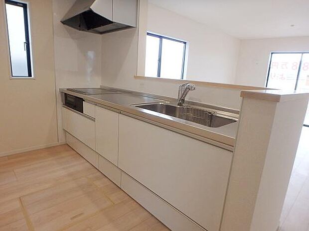 ゆとりあるキッチンで料理も楽しくなるはず