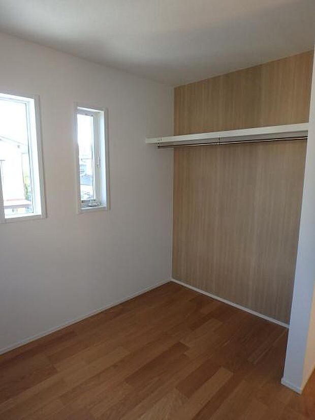 収納があるので部屋を広く使えます!