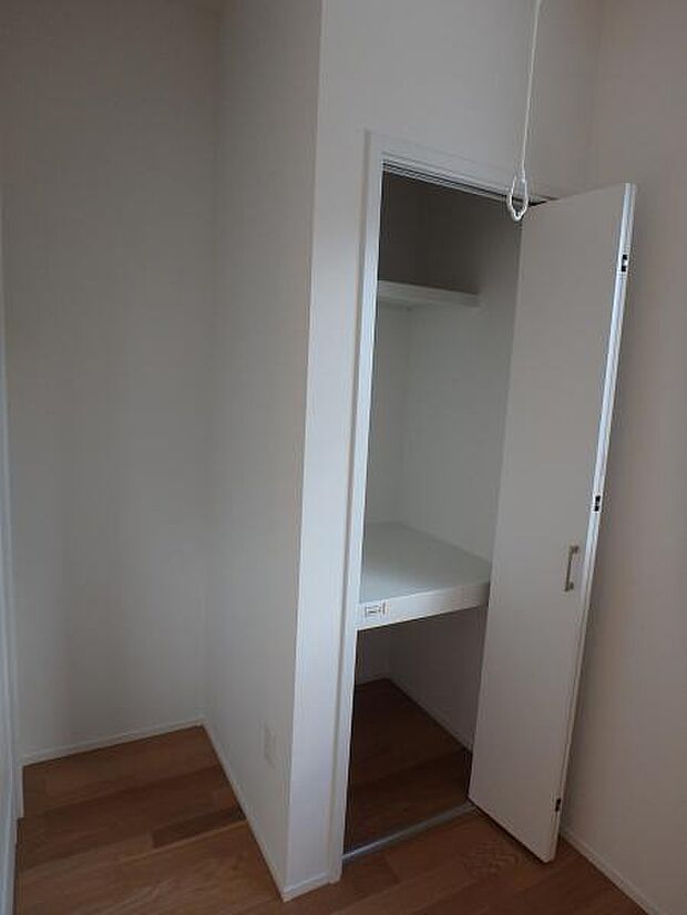 収納があるので部屋を広く使えます!