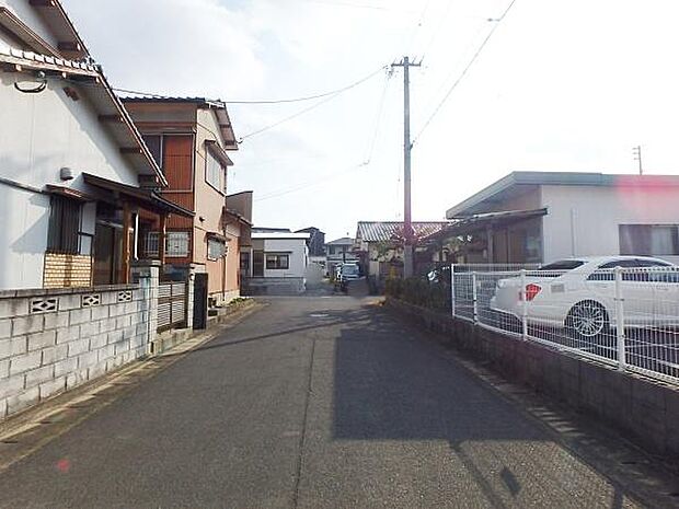車通りも少ない前面道路！