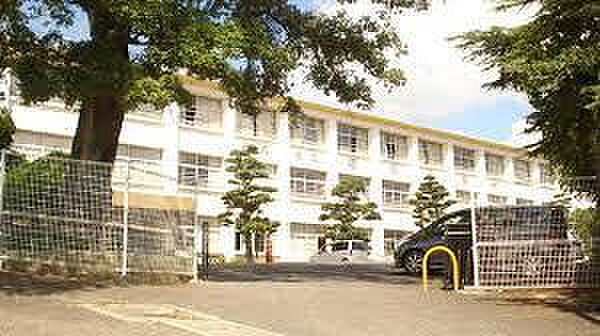 直方市立感田小学校まで1390m