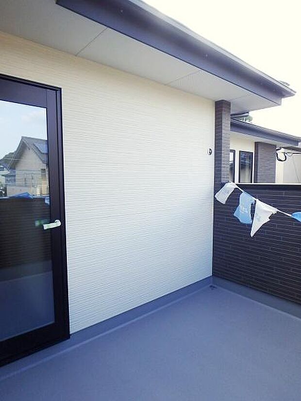 広々としたバルコニ―