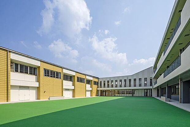 宮若市立光陵小学校まで1023m