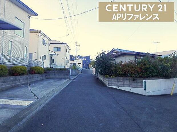 車通りも少ない前面道路!