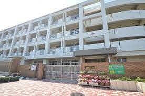 北九州市立永犬丸西小学校まで695m