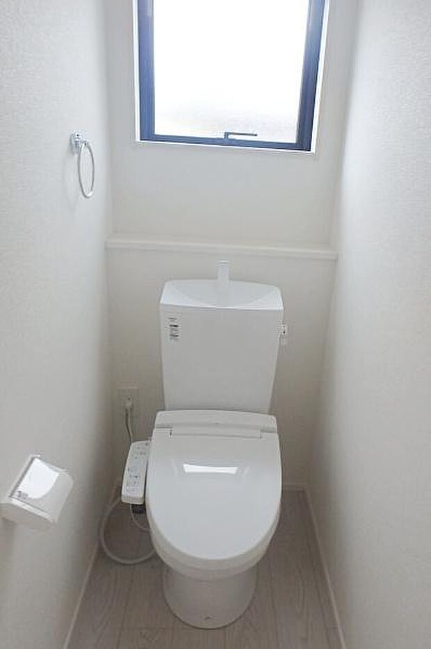 トイレはもちろんウォシュレット付き！