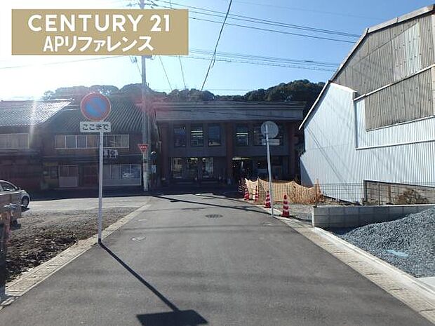 車通りも少ない前面道路!