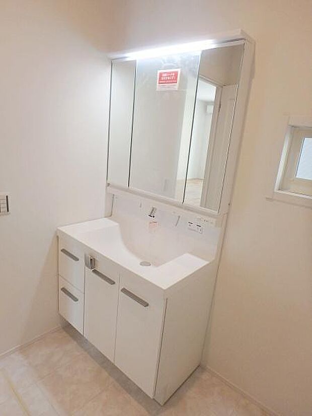 慌ただしい朝にもゆとりの洗面所