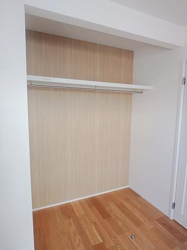 収納があるので部屋を広く使えます!